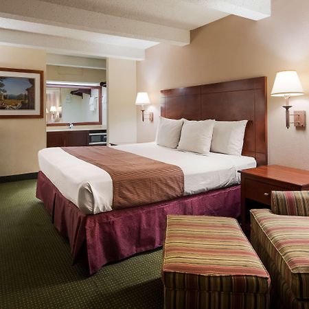 Best Western Montis Inn Сент-Роберт Экстерьер фото