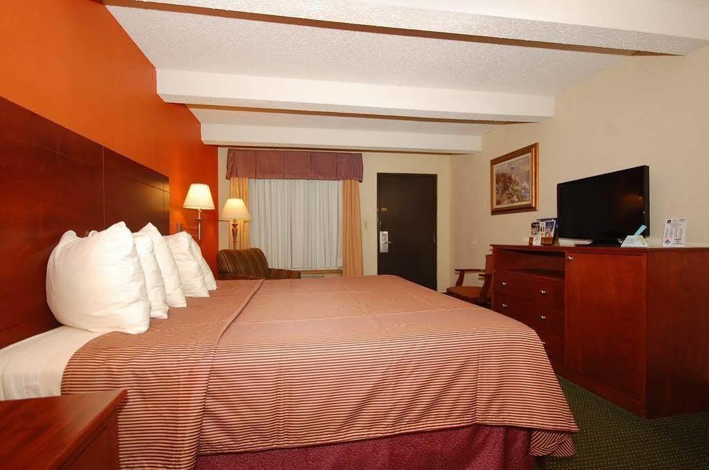 Best Western Montis Inn Сент-Роберт Экстерьер фото